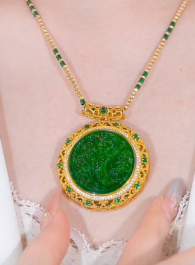 网红辣绿圆牌吊坠项链女轻奢