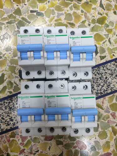 施耐德EZ7/Ls82p空开断路器40安50安63安