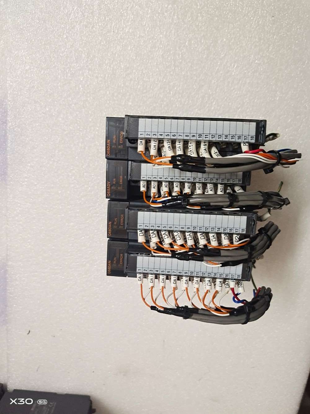 三菱模拟量输出模块,Q68DAIN3个成色如图,Q68AD