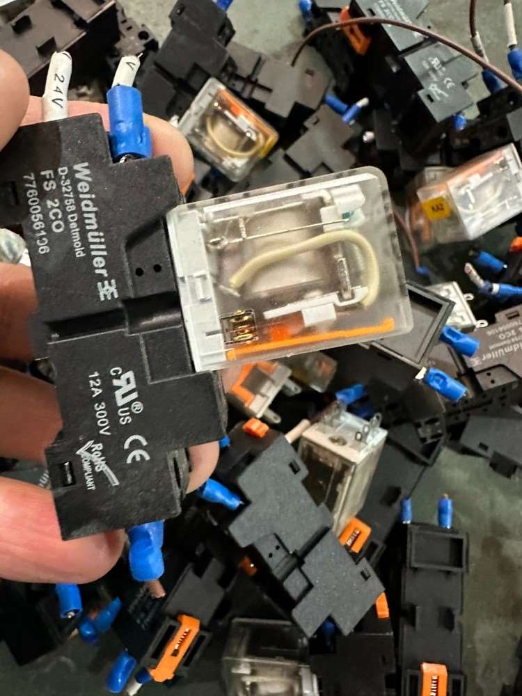 魏德米勒继电器D-32758DRM270024LFS2