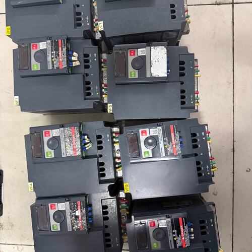 东芝变频器VFNC3C-4055P 5.5KW 三相380V(议价）