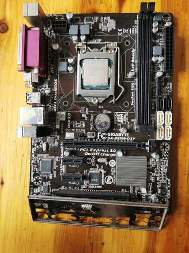 拆机技嘉B85M-D3V+G3220处理器板u一起便宜
