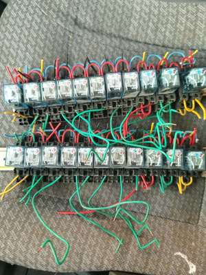 欧姆龙中间继电器交流220v八脚带座22个