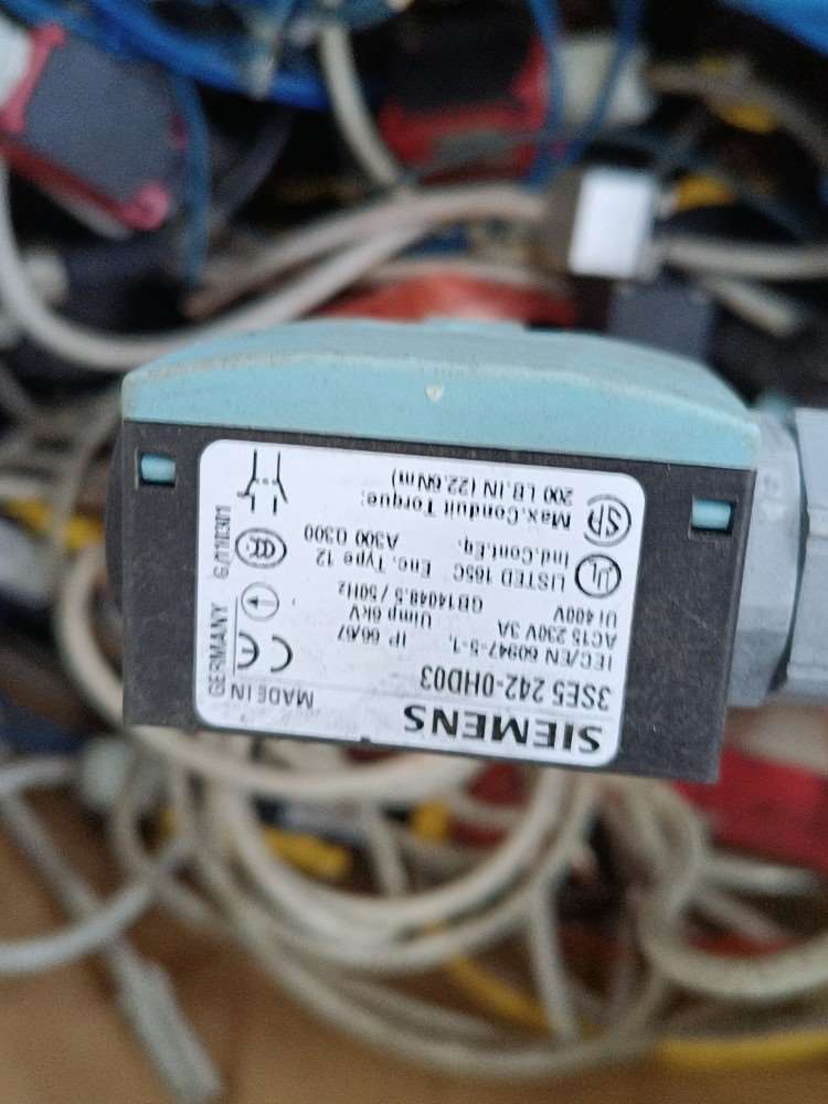 德国西门子SIEMENS,型号3SE5242-0HD03德