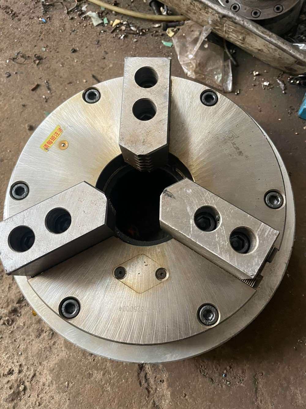 前置气动卡盘10寸.比优特的,东西好的很.少用.少用.少用.