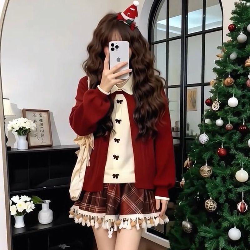 假两件蝴蝶结毛衣+红色格纹裙