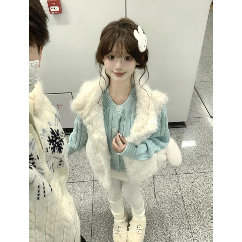 软糯马甲外套+针织开衫毛衣