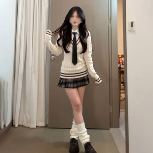 白色衬衫 黑色领带 穿搭一整套学院风v领撞色条纹麻花毛衣女 时尚