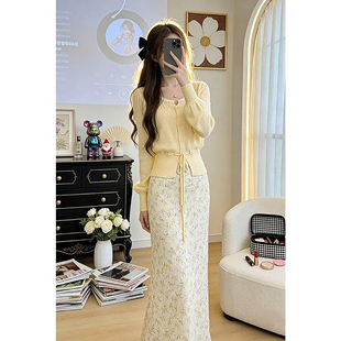 2026温柔风黄色碎花连衣裙子女早春季时尚新款韩系巨好看套装长裙