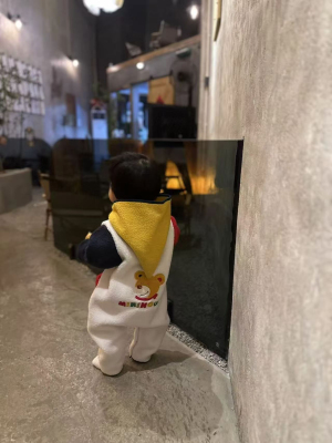 24冬m*ki新款男宝女宝连帽精灵帽刺绣外出服羊羔毛连体衣爬服可爱