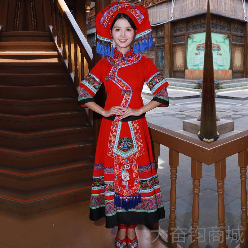 正品广西壮族三演月三服装女舞出服少数民族演出服家族歌圩节土蹈图片