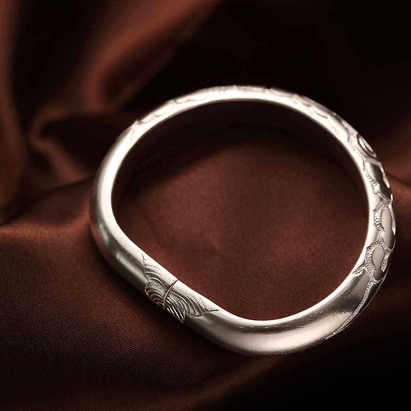 新百银999纯银手镯经典泥鳅背全手工贵妃马蹄形女款厚实足银送妈