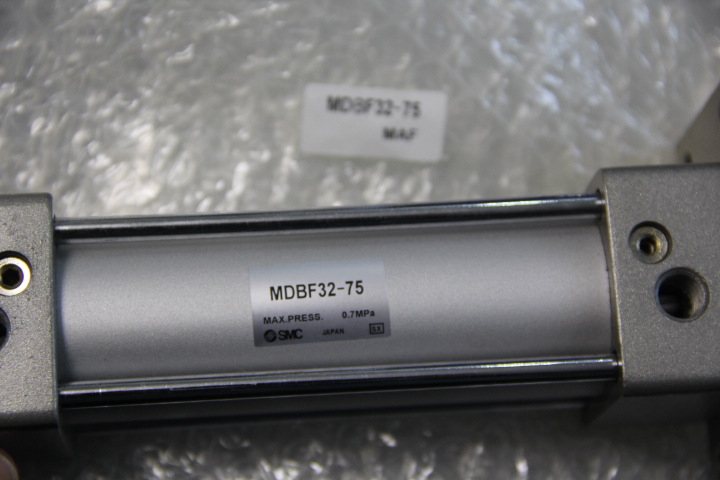 SMC气缸 MDBF32-75  正品全新原包装  包邮顺丰 今天下午发