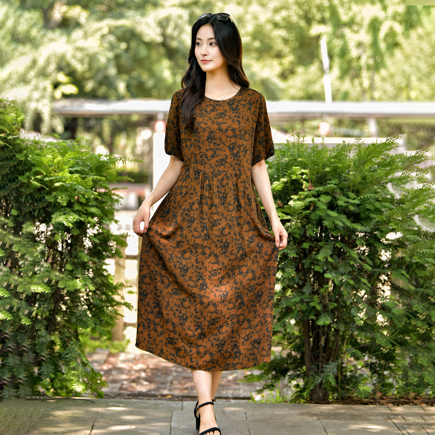 2026夏季新款棉绸连衣裙宽松大码女人造棉外穿时尚洋气度假长裙子