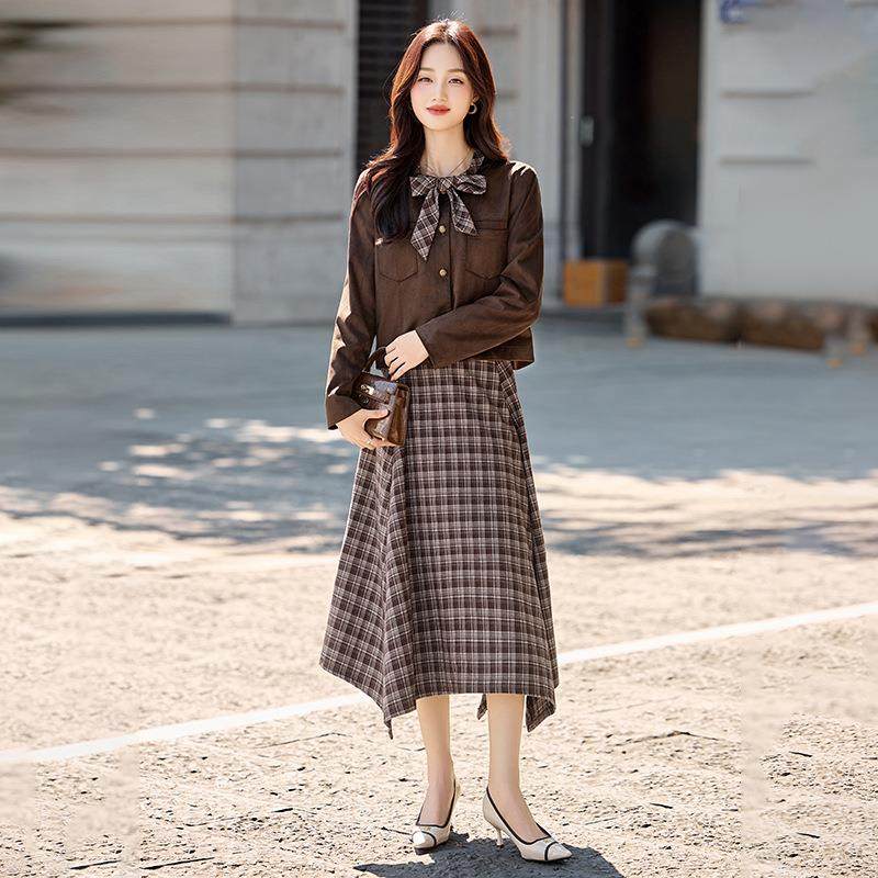 2麂0625秋季新款CY8165飘带皮绒短外套格不规则半裙两件子套套装C