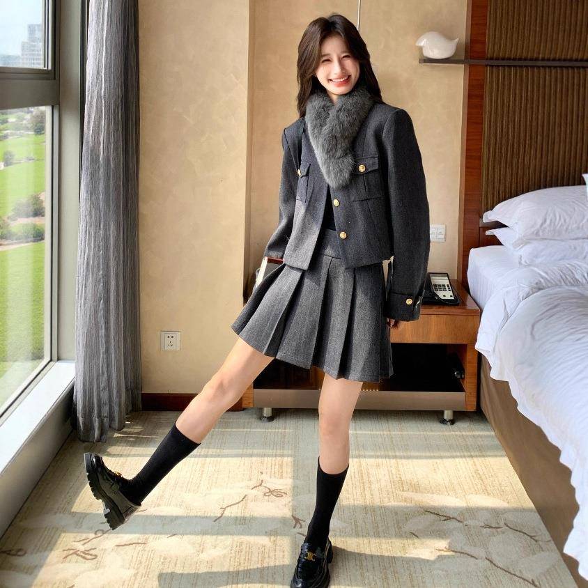 法c166-657式轻两奢装女冬季气质百减龄小香风羽绒内胆加厚外套褶