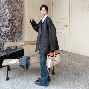 服咖b128 2025冬中质保暖90白 251色气复古针织翻领PU皮羽绒女长款