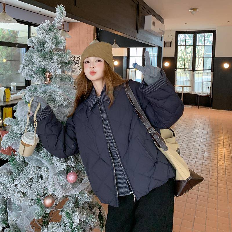 0两件格纹拼接藏青色9D012-9330绒羽绒服女225冬白季新款小个子假