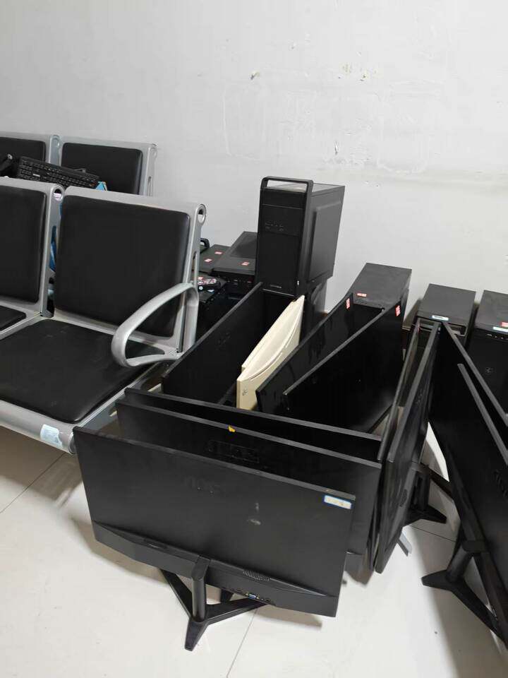 4月10日赤峰市型号为M2298A型，电脑机箱电脑机箱十六台网络拍卖公告