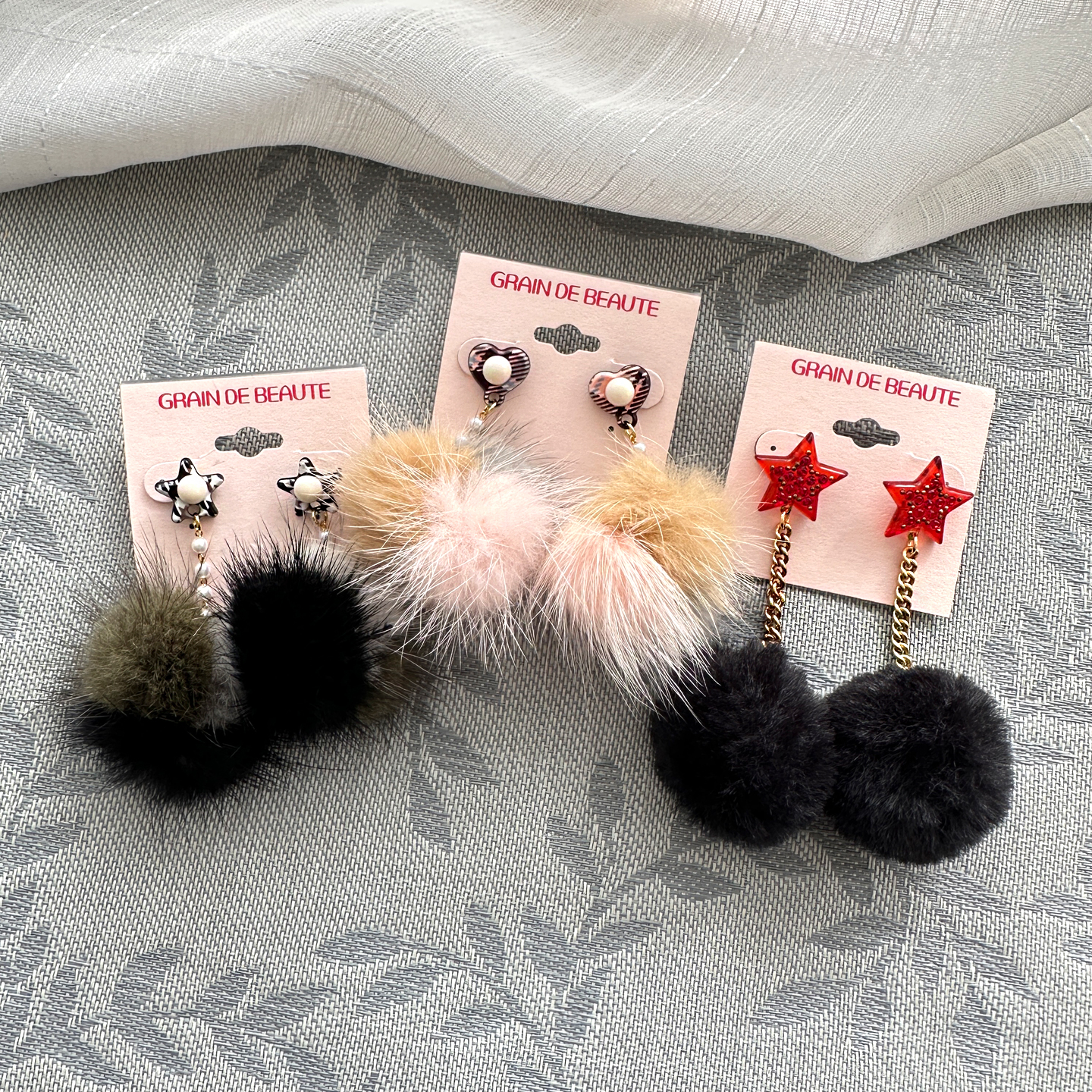 韩国AZNAVOUR/GRAIN de BEAUTE 百搭秋冬 毛球星星耳钉耳环耳饰