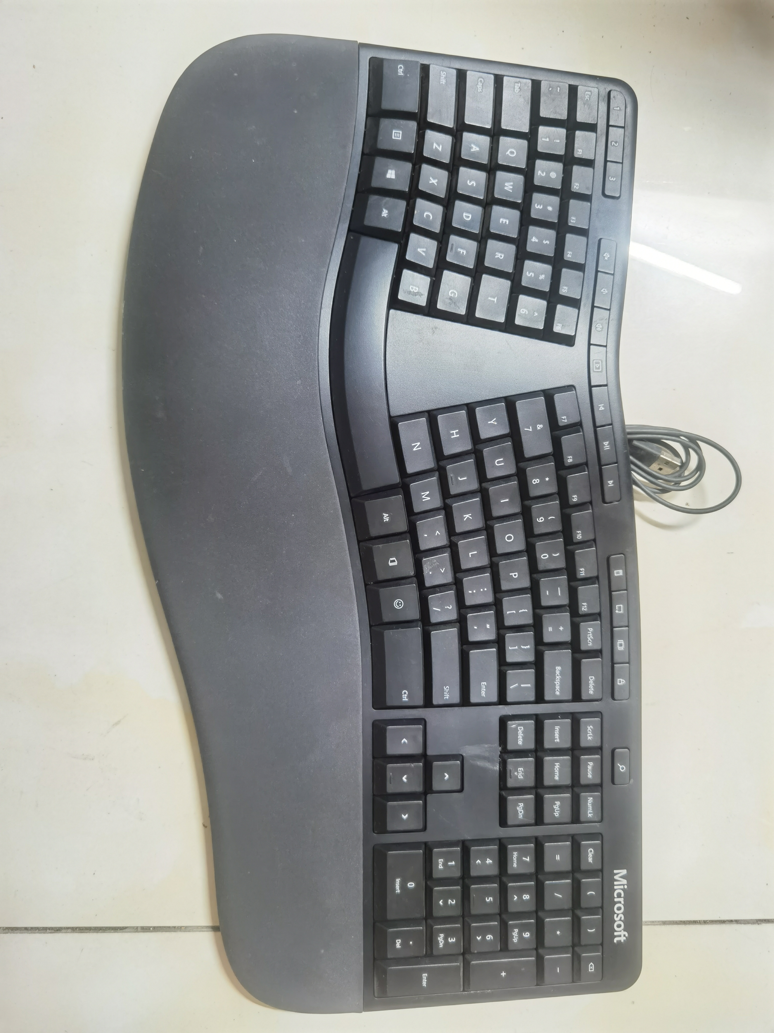 二手微软人体工学键盘黑色有线键盘拱形键盘弧度软垫掌托 7成新