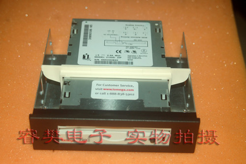 ZIP驱动器Z100SI   SCSI接口   100M