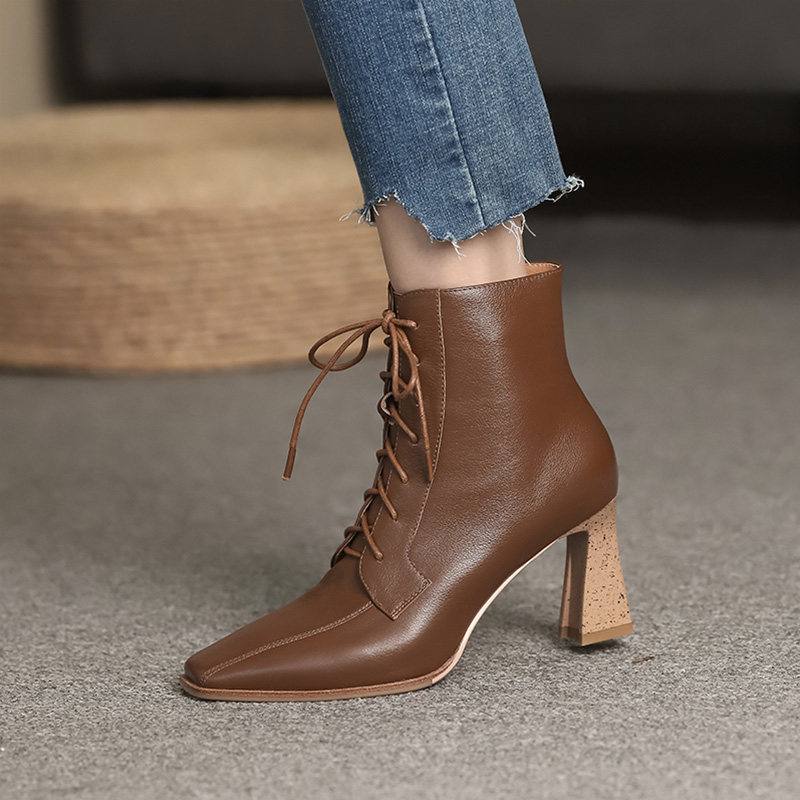 臭皮匠法式小方头英伦风短靴女秋冬新款高跟真皮系带粗跟及裸靴女