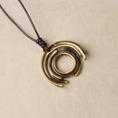 曲尾花复古新潮设计吊坠