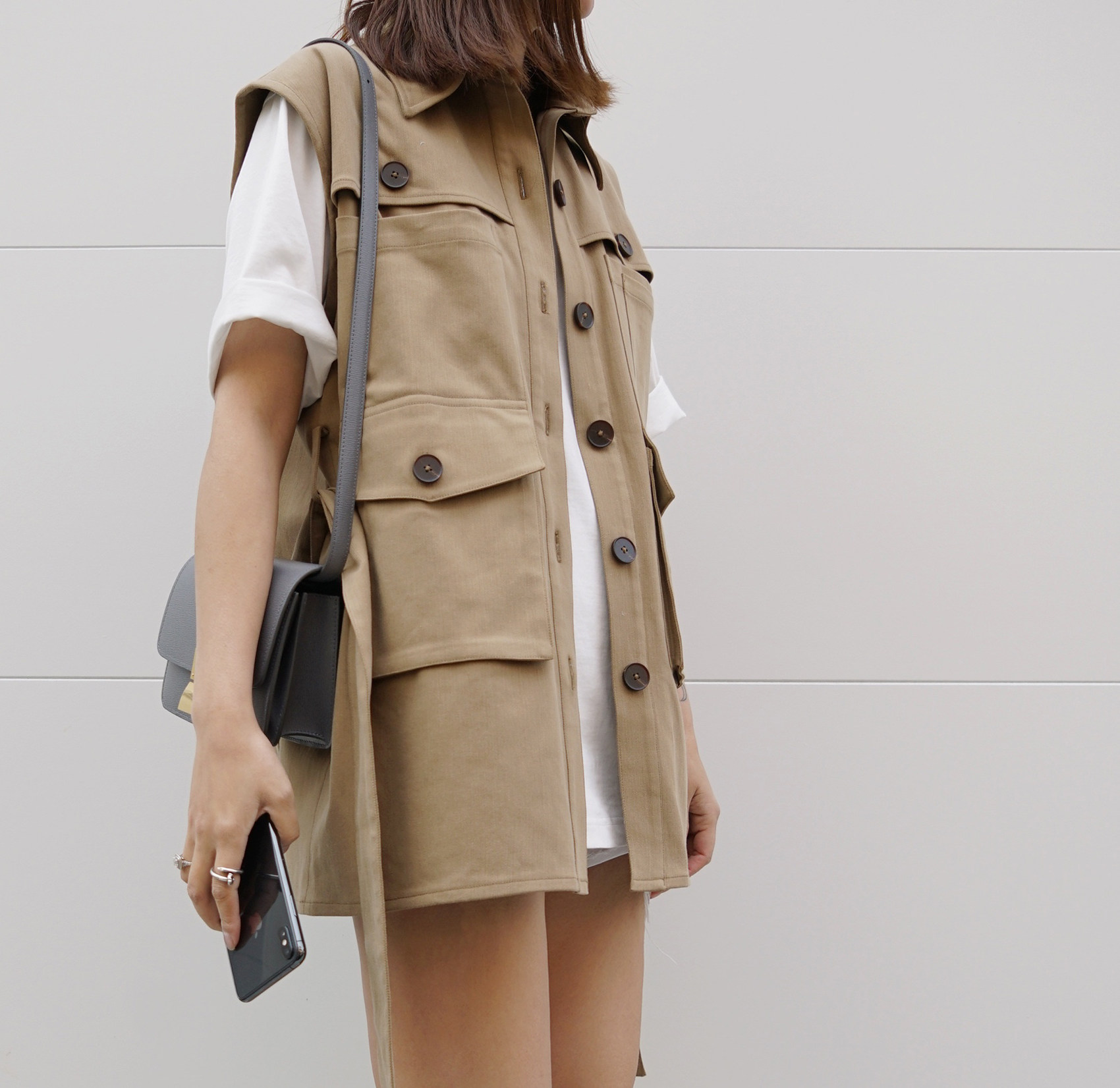 uone定制2019秋新款卡其色无袖百搭马甲宽松工装简约风时髦外套女