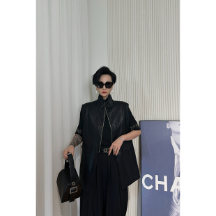 Dan 黑色帅气炸街皮马甲女