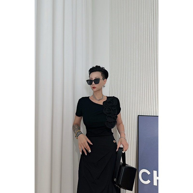 Dan Dan 黑色立体花朵短袖T恤女