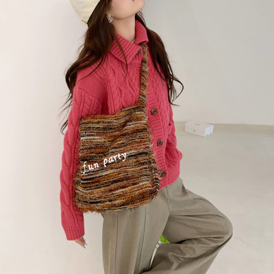 复古字母刺绣通勤单肩包斜挎包