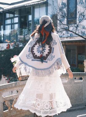 猫之旅店 民族风套头毛衣秋冬长袖披肩蝙蝠袖云南针织流苏斗篷