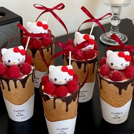 2026网红新年圣诞节kt猫燕麦杯草莓蛋糕装饰hellokitty脆筒蛋糕杯