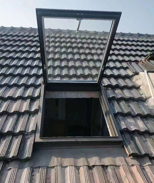 铝合金斜屋顶天窗木结构屋顶斜屋面斜坡面房顶阁楼天窗