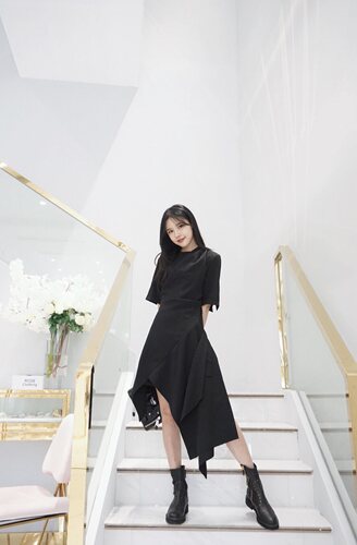 帅气小众不规则立体连衣裙中裙