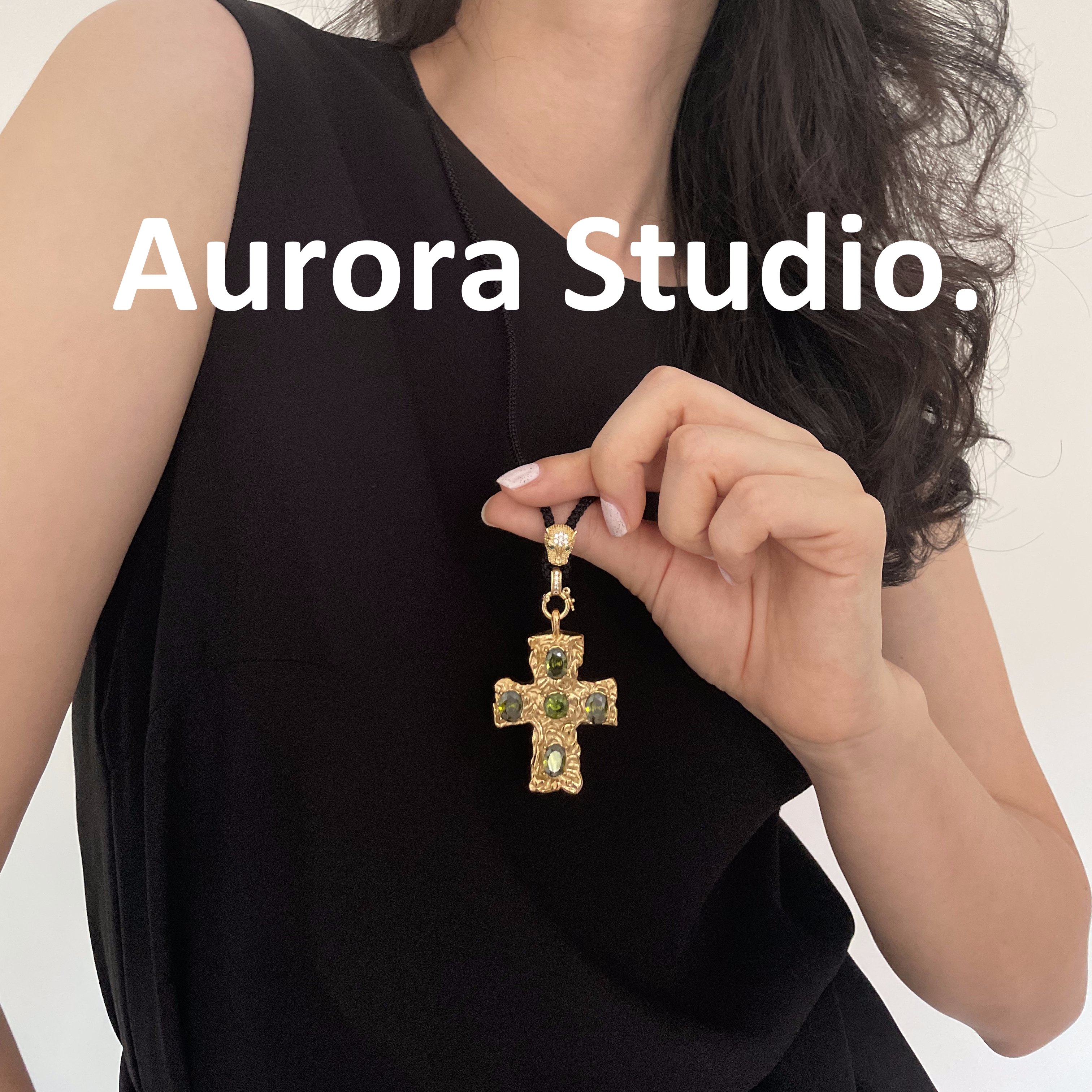 气场重磅压纹十字架豹头长款项链