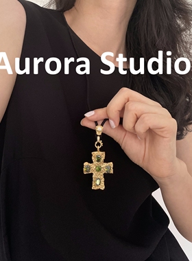 气场重磅压纹十字架豹头长款项链