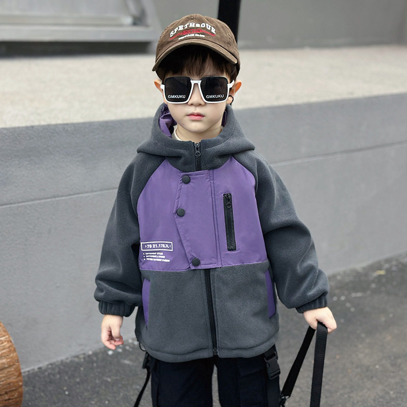 2026新款秋冬季男童外套小儿童冲锋衣连帽洋气摇粒绒加绒棉服秋装