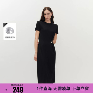绫致ONLY2026春季新款挺阔面料腰间别针直筒版型T恤连衣裙女