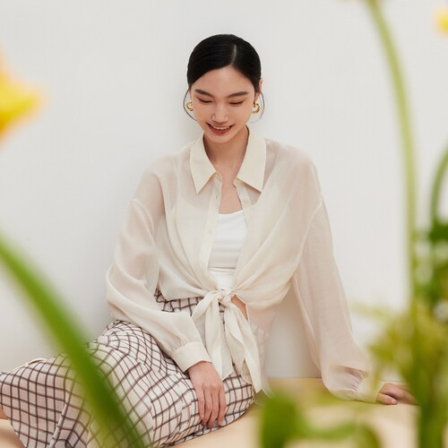 Vero Moda衬衫女2026夏季新款半透灯笼袖口小褶皱侧开叉上衣