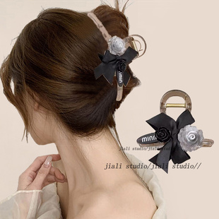 山茶花绢花抓夹女2025新款高级感夏天爪后脑勺鲨鱼夹大发量学生党