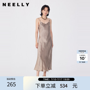NEELLY纳俪商场同款春秋新款收腰吊带连衣裙V领高级感气质长裙女