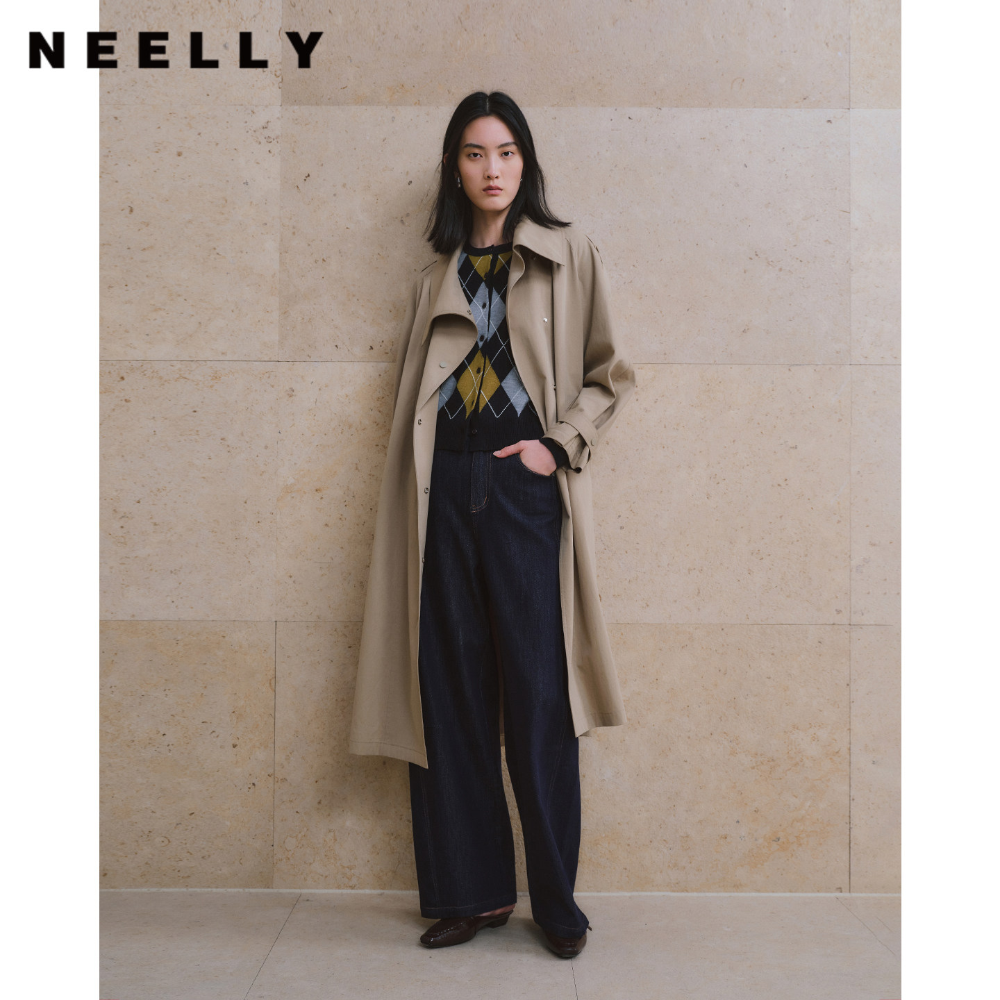 NEELLY纳俪商场同款秋新款卡其色双排扣长风衣女气质翻领宽松外套