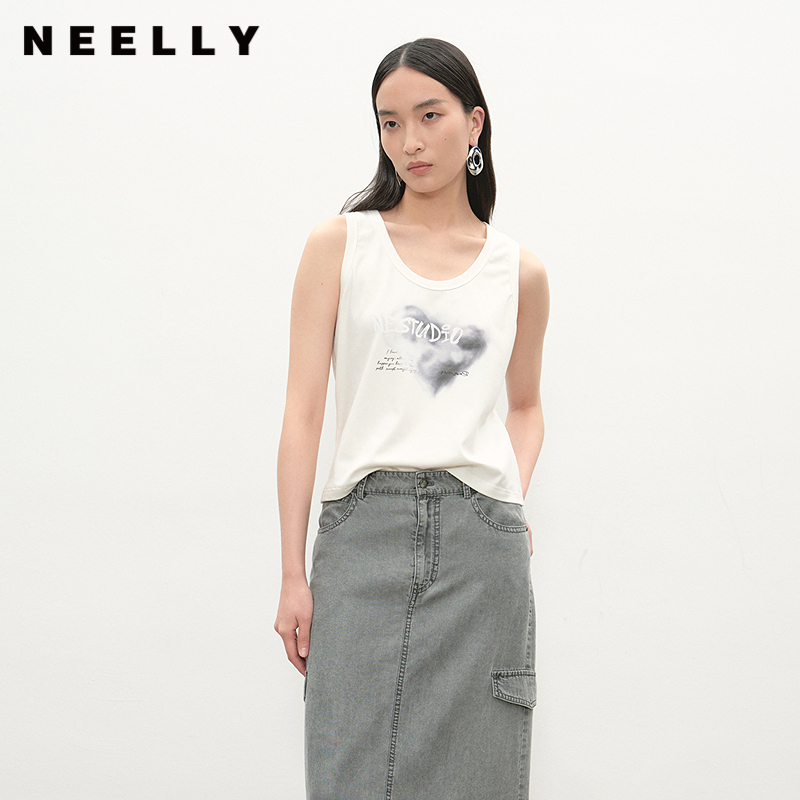 NEELLY纳俪商场同款夏季新款简约休闲无袖字母T恤女个性舒适上衣