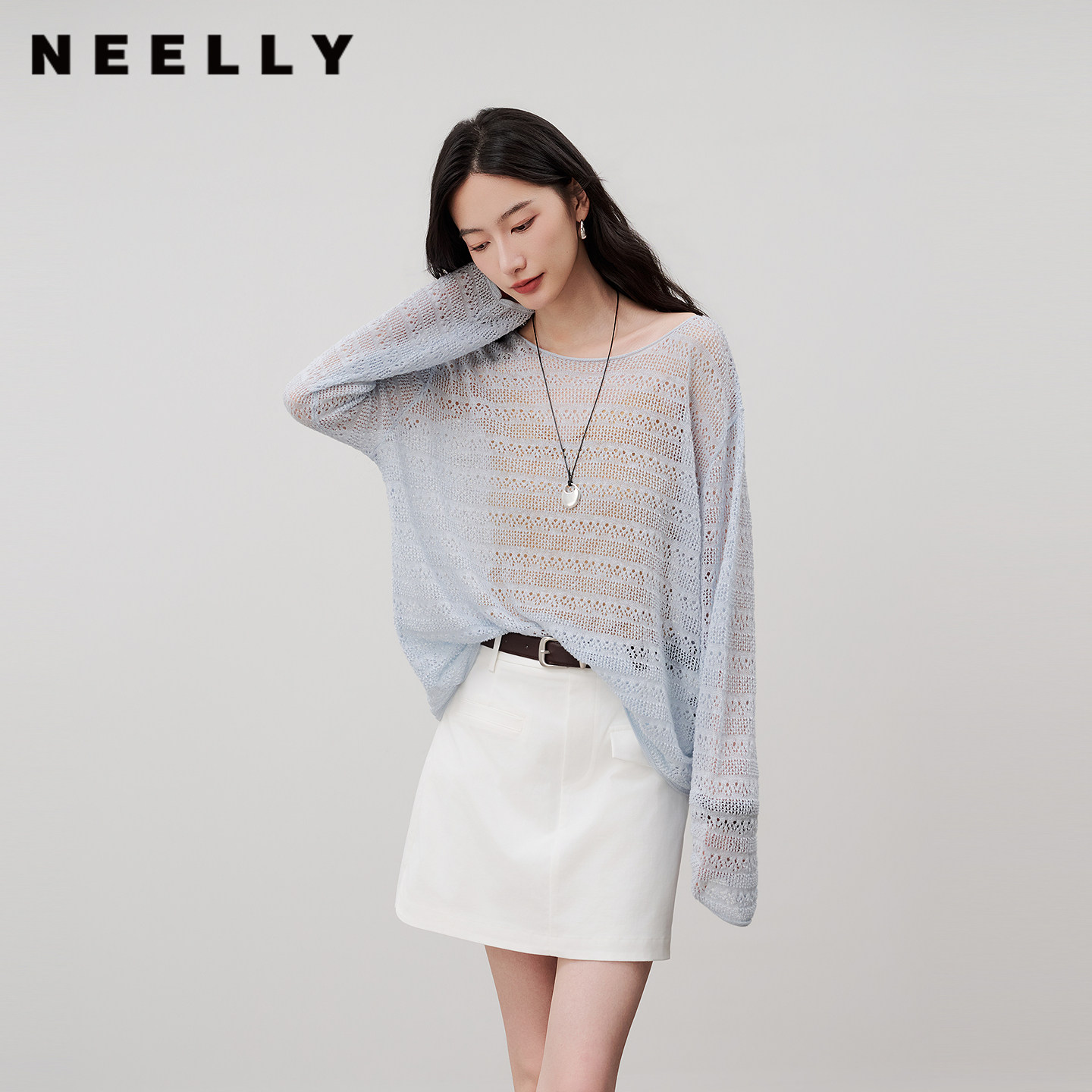 NEELLY纳俪商场同款夏新款镂空一字肩针织罩衫女宽松薄款长袖上衣