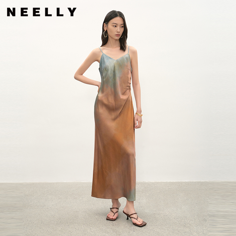 NEELLY纳俪商场同款夏新款简约性感吊带连衣裙女压褶收腰晕染长裙