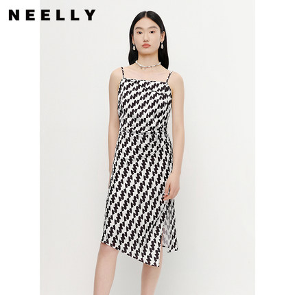 NEELLY纳俪连衣裙女中长款吊带A字裙褶皱收腰显瘦下开叉裙子时尚