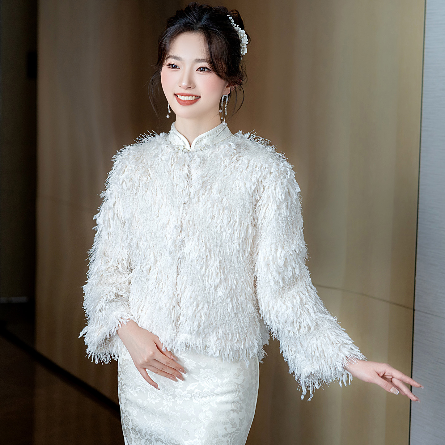 披肩斗篷新娘婚纱结婚礼服敬酒服外搭秋冬保暖加厚毛绒披风高级感