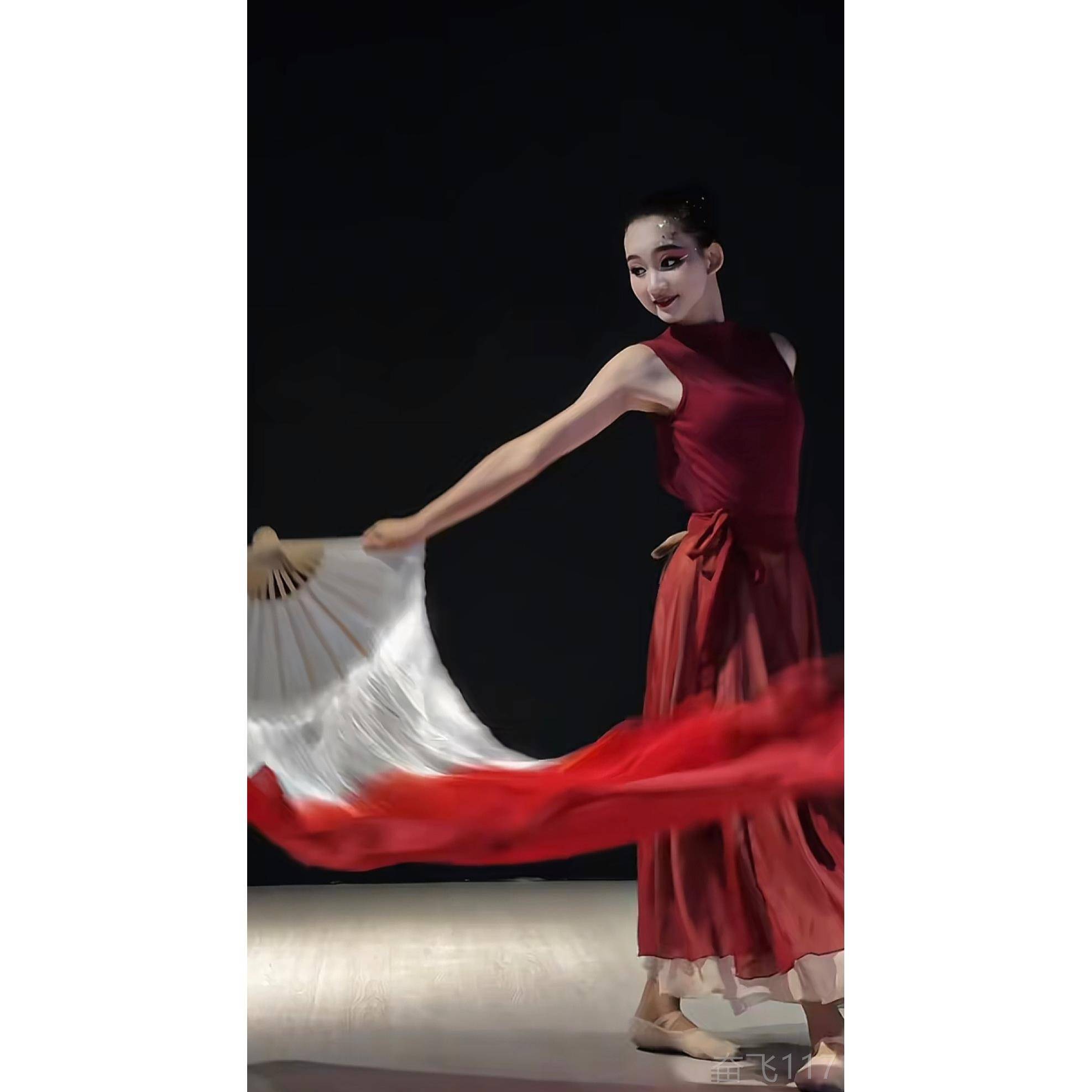 正品童古典舞演出服光亮舞疆舞蹈服中国风飘逸儿纱衣红色万蹈扇子